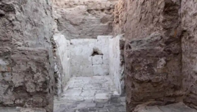 Mısır’da Keşfedilen 3.500 Yıllık Kraliyet Mezarının Gizemleri