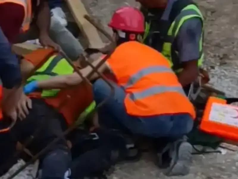 Adana'da İnşaatta Korkutan Kaza: İki İşçi Yaralandı!