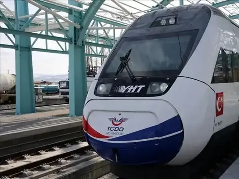 Ara Tatil İçin Tren Seferleri Artıyor: Ekstra Seferler Duyuruldu!