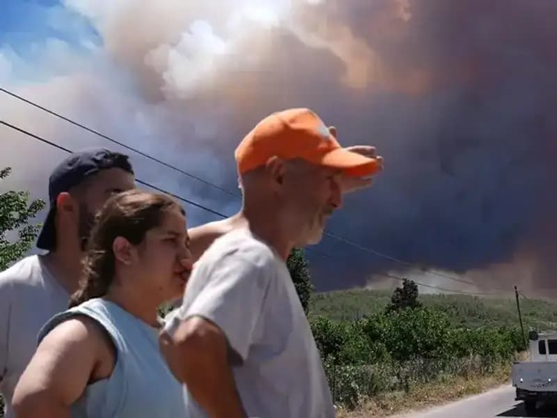 İzmir'de Yangın Alarmı: Beş Köy ve İki Mahalle Boşaltıldı!