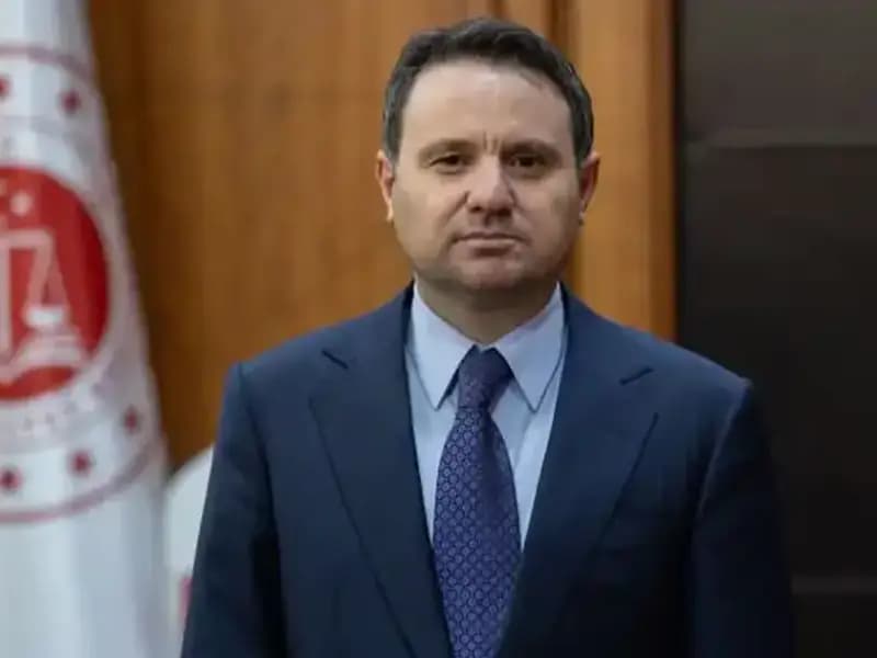 CHP Adalar Gençlik Kolları Başkanı, Bakan Gürlek'e Hakaretten Tutuklandı!