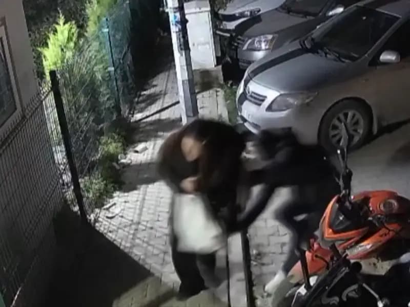 İzmir'de Saplantılı Aşkın Sonucu: Genç Kadın Cinayete Kurban Gitti