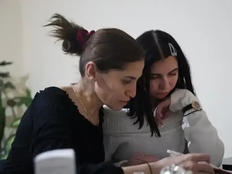 16 Ameliyatla Hayata Tutan Çocuk: Evliliğin Korkunç Yüzü ve Kanserle Mücadele