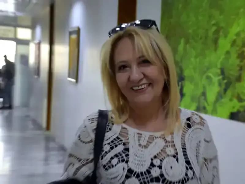 21 Yaşındaki Genç Kızın Kansere Yenik Düşen Hayatı ve Ailesinin Mücadelesi