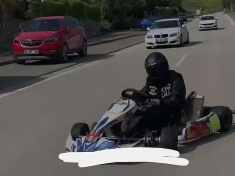 Go-Kart Sürücüsünden Yürekleri Ağza Getiren Drift Gösterisi