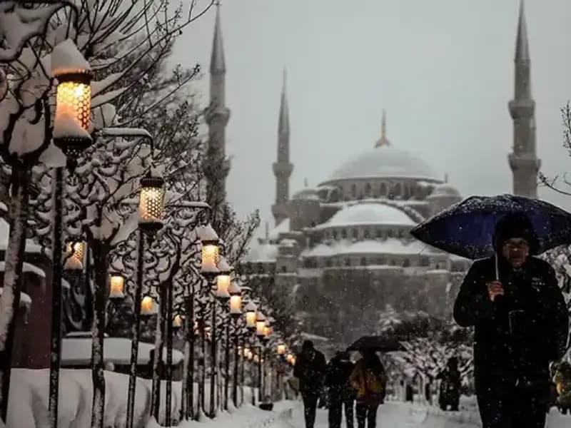 İstanbul'a Kar Yağacak: Şehir Bembeyaz Olacak!