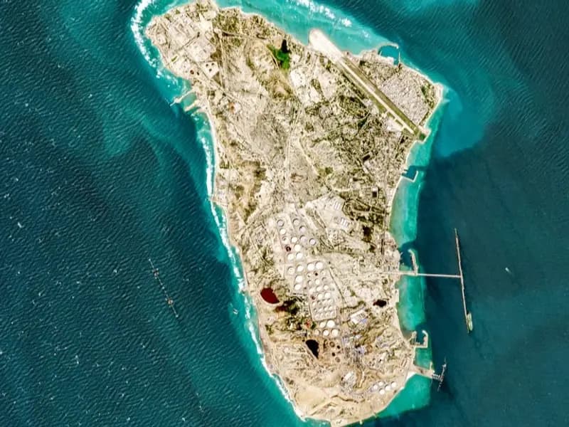 Hark Adası'na Saldırı: İran Petrol İhracatı Tehlikede