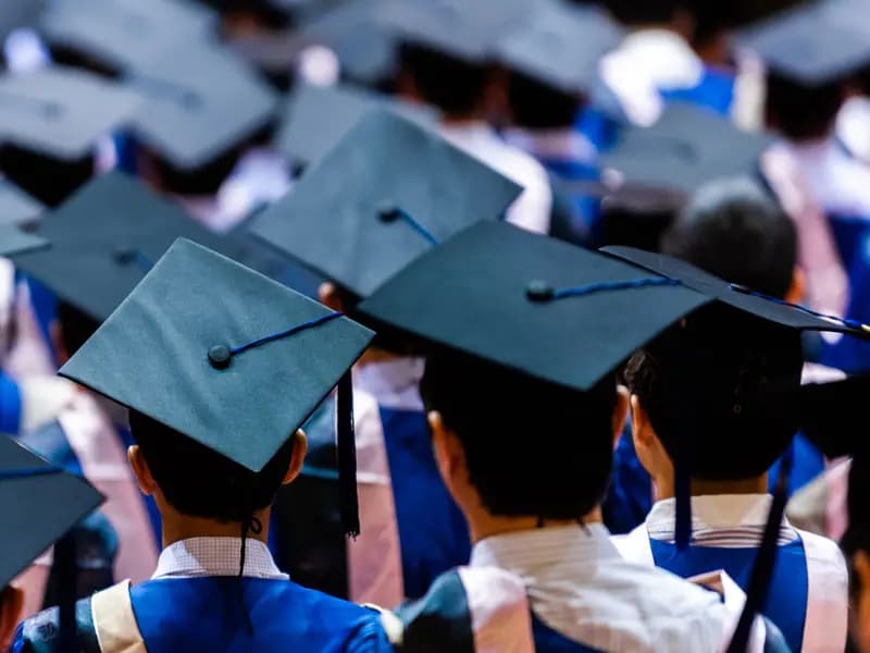 Çin Üniversitesinden Öğrencilere Sıradışı Çağrı: Aşık Olun