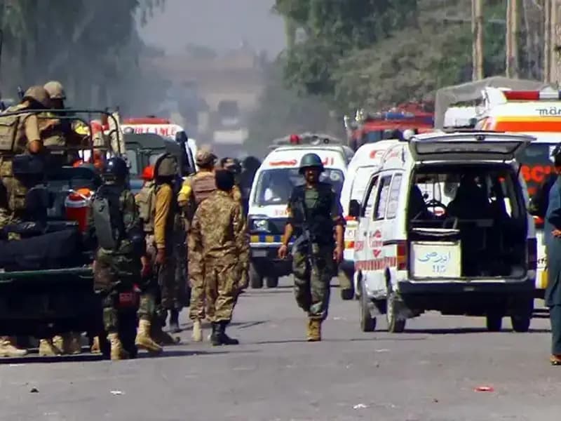 Pakistan'da Camide Yaşanan Bombalı Saldırı: 4 Yaralı