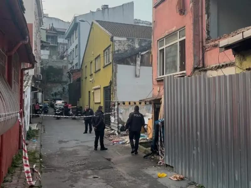 Beyoğlu'nda Yangın: 1 Yaşındaki Bebek Hayatını Kaybetti
