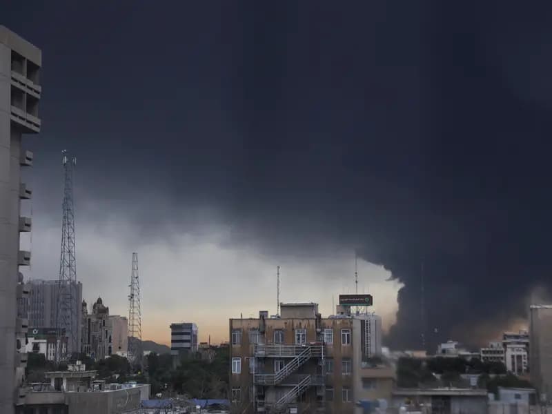 İran Savaşı 12. Günde: Petrol Fiyatları 200 Doları Geçebilir