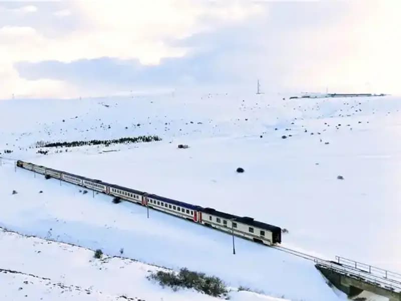 Doğu Ekspresi ile Karlı Ovalarda Unutulmaz Bir Yolculuğa Çıkın!