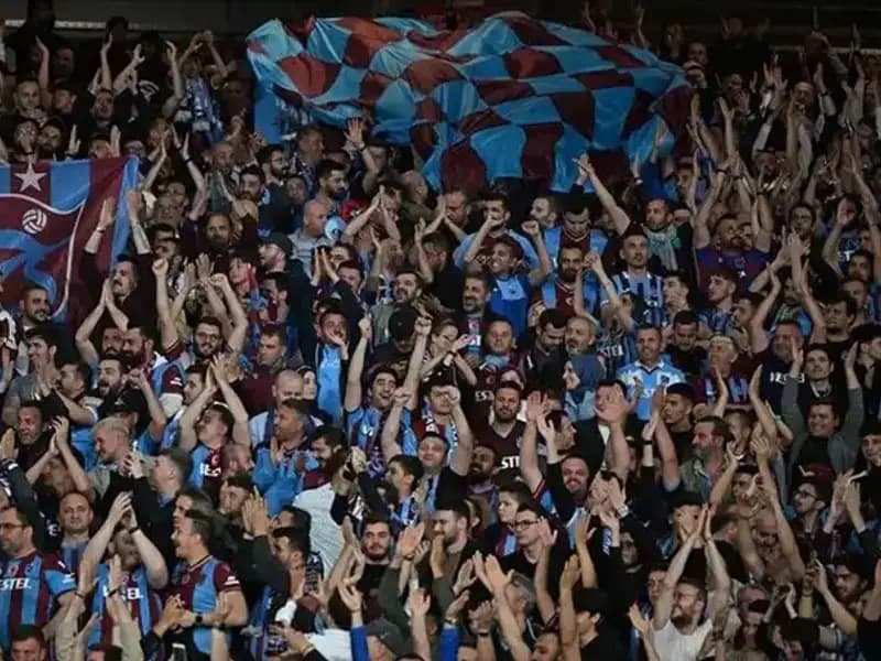 Trabzonspor-Galatasaray Maçının Biletleri Hızla Tükeniyor