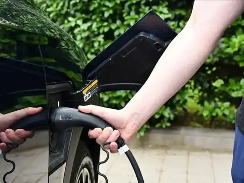 Batarya Devi CATL'den Devrim Niteliğinde Teknoloji: 5 Dakikada 520 Kilometre