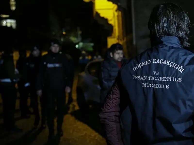 İstanbul'da Sahte Banka Hesap Dökümü Operasyonu: 13 Gözaltı
