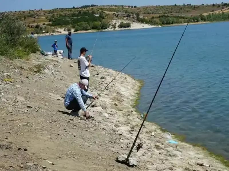 Kafeslerin Patladığı Olayda Baraja Akın Eden Kalabalık!