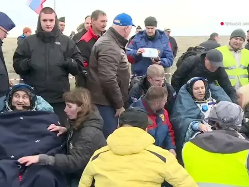 ABD'nin En Yaşlı Astronotu, Doğum Gününde Dünya'ya Döndü!