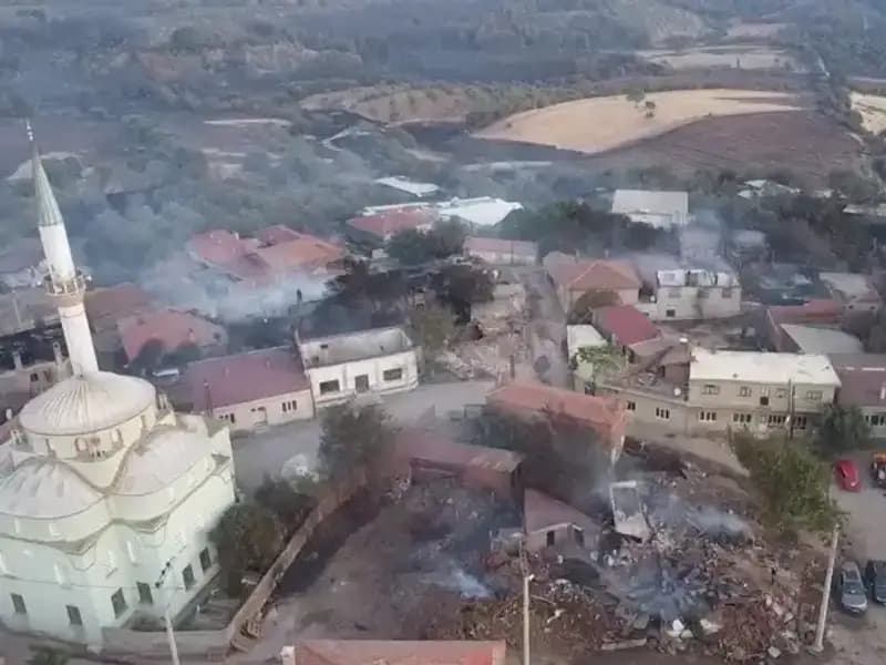 Çanakkale'de Orman Yangını: Yanan Alanlar Havadan Görüntülendi