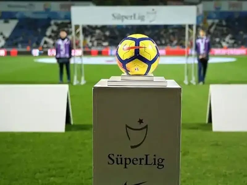 Süper Lig'de Pazar Ateşi: Heyecan Dolu Karşılaşmalar Bekleniyor