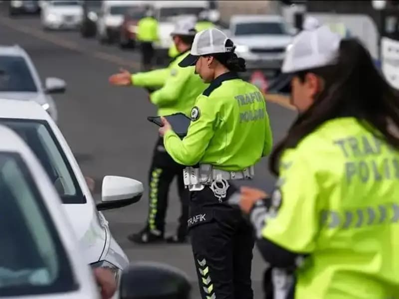 Trafikte Bir Haftada İhlal Eden Binlerce Sürücüye Ceza Kesildi