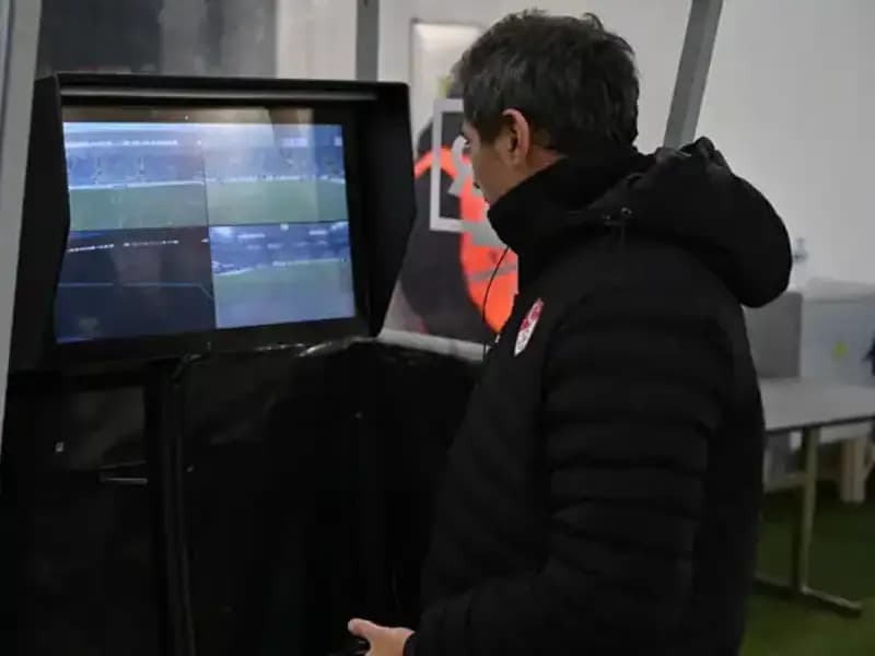 Beşiktaş-Gaziantep FK Maçında Alman VAR Hakemi Tartışmalara Yol Açtı