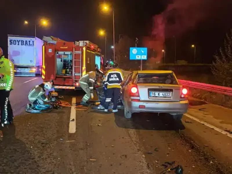 Kamyona Arkadan Çarpan Sürücünün Durumu Ciddiyetini Koruyor