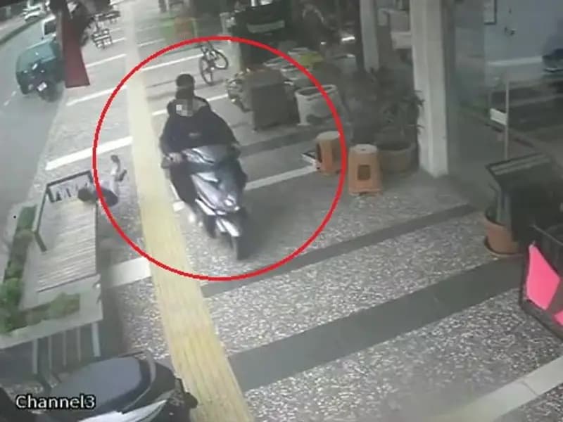 Antalya'da 5 Yaşındaki Çocuk Kaza Sonucu Yaralandı