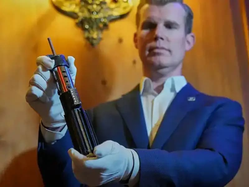 Darth Vader'ın Işın Kılıcı, Rekor Fiyata Satıldı: 3.65 Milyon Dolar!