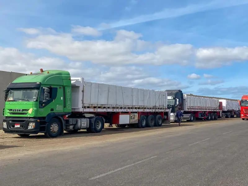 Gazze'ye yardım tırları ateşkes sonrası ulaştı.