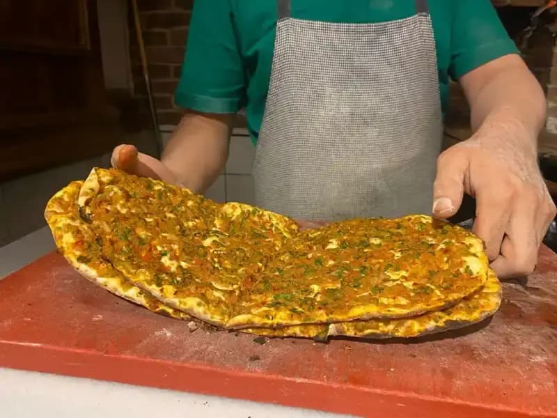 İstanbul'da Lahmacun Fiyatları: Semtler Arasındaki Farklar Neden Bu Kadar Büyük?