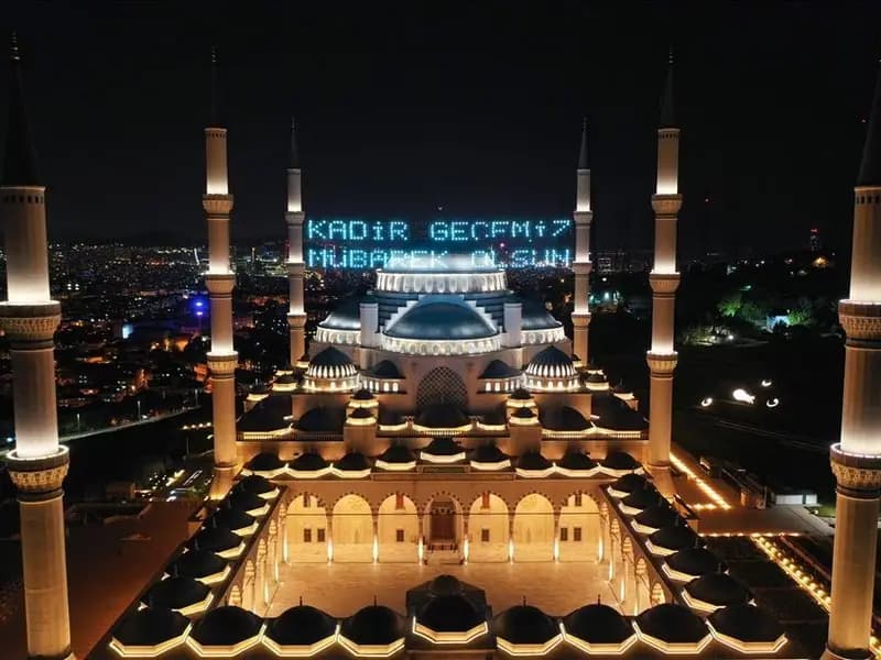 2026 Kadir Gecesi Ne Zaman? Dua ve İbadet İçin Geri Sayım Başladı