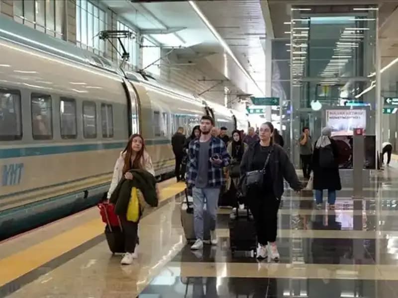 YHT'lerde Ek Sefer Düzenlemesiyle Yılbaşında Seyahat Kolaylaşıyor