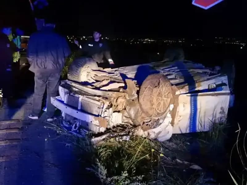 Otomobil Şarampole Devrildi: Feci Kazada 1 Kişi Hayatını Kaybetti, 3 Yaralı