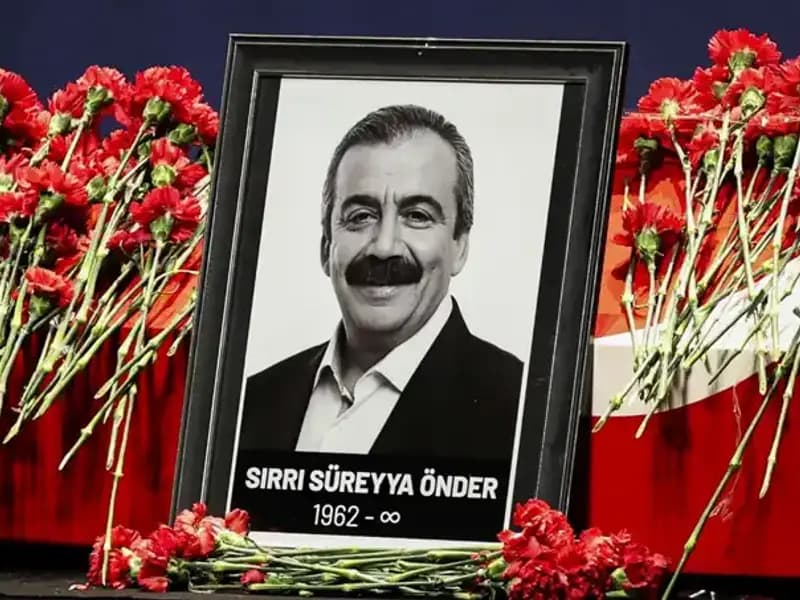 Meclis'te Sırrı Süreyya Önder’in Anması: Unutulmaz Anlar ve Duygusal Paylaşımlar