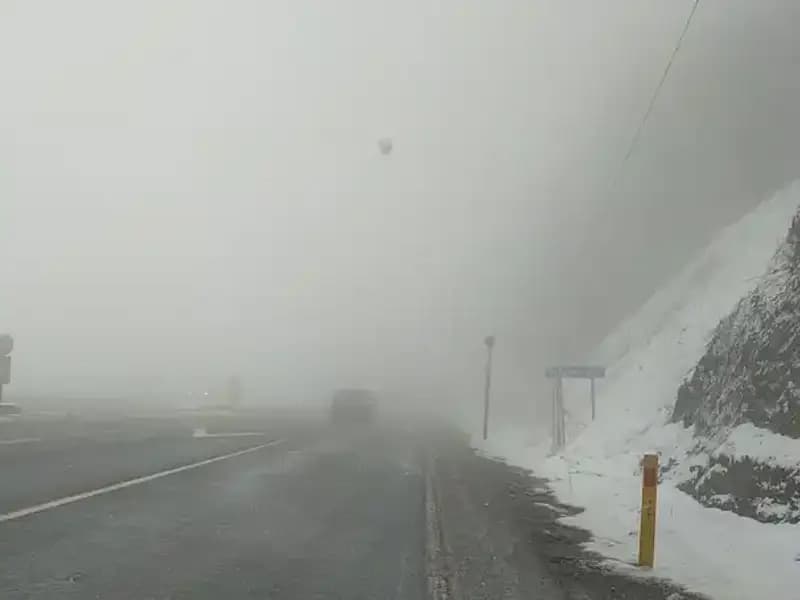 Bolu Dağı'nda Kar ve Sis Ulaşımı Zorlaştırdı, Sürücüler Dikkat!