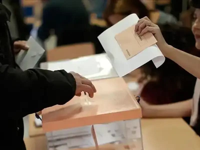 İspanya'da Sosyalistler İkinci Seçim Yenilgisini Aldı: Nedenleri ve Sonuçları