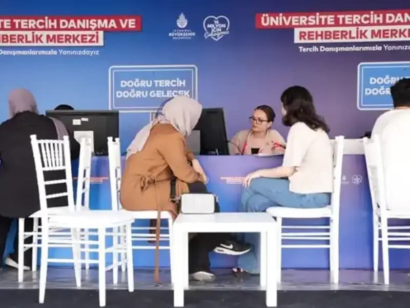 İstanbul'da Yeni İBB Tercih Danışma ve Rehberlik Merkezleri Açıldı!