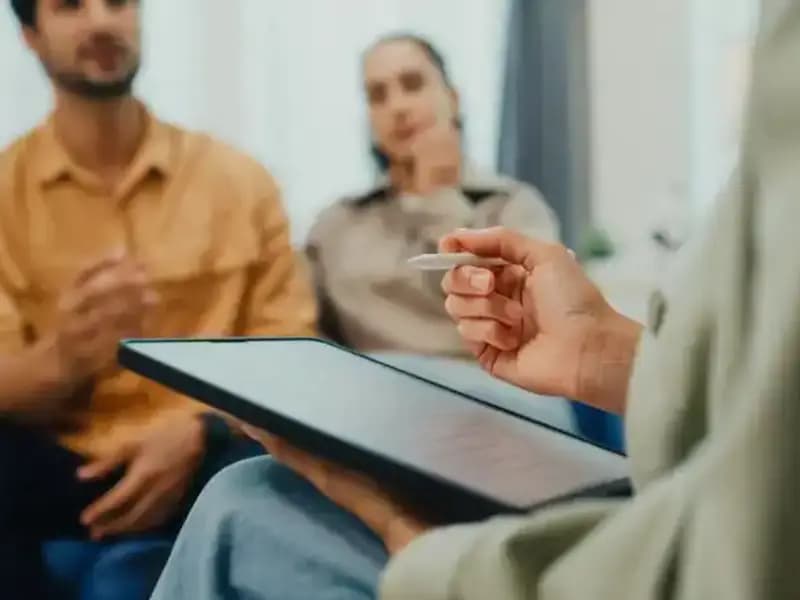 Çift Terapisi: Her İkili İlişki İçin Etkili Bir Çözüm Mü?