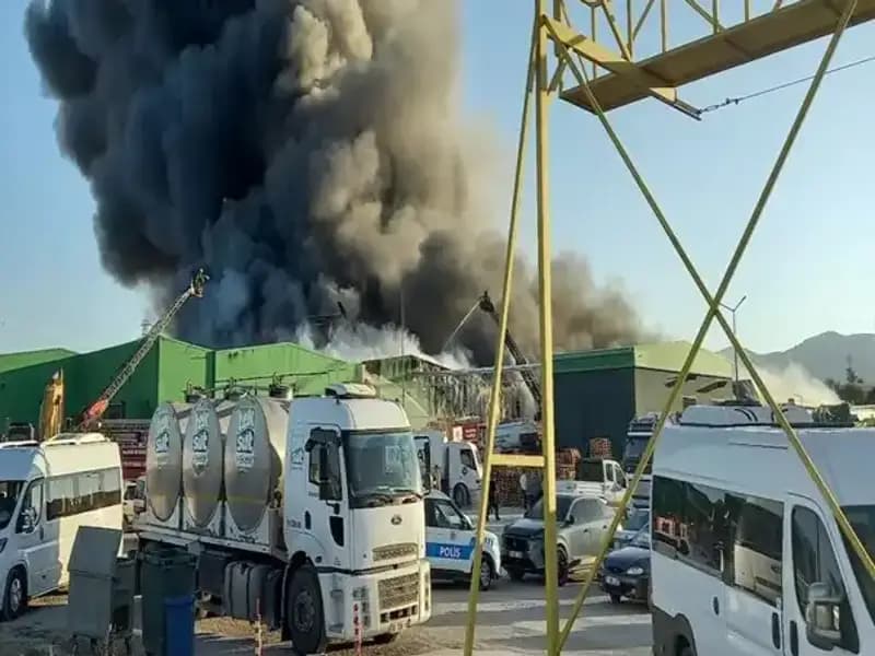 Gönen'deki Fabrika Yangınında İşçi Kimlikleri Hızla Tespit Edilecek