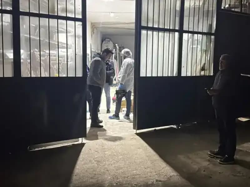 İş Yerinde Korkunç Cinayet: Battaniye ile Örtülen Dehşet Verici Olay