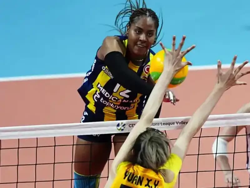 Avrupa'da Türk Derbisi: Fenerbahçe VakıfBank'ı Nefes Kesen Maçta 3-0 Yendi
