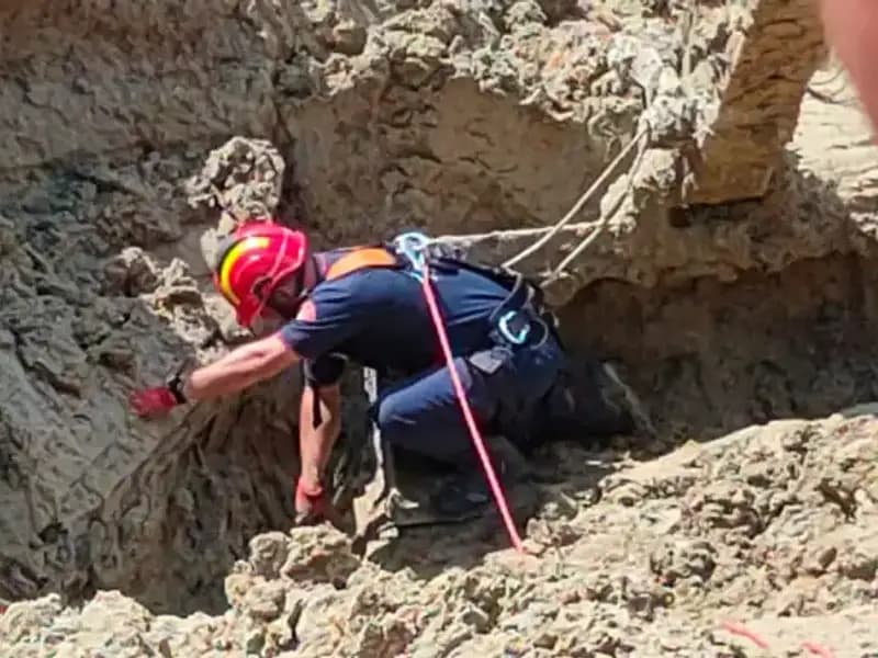 Silivri'de Ekipler Göçük Altında Kalan Operatörü Arıyor: Kayıplar Derinleşiyor