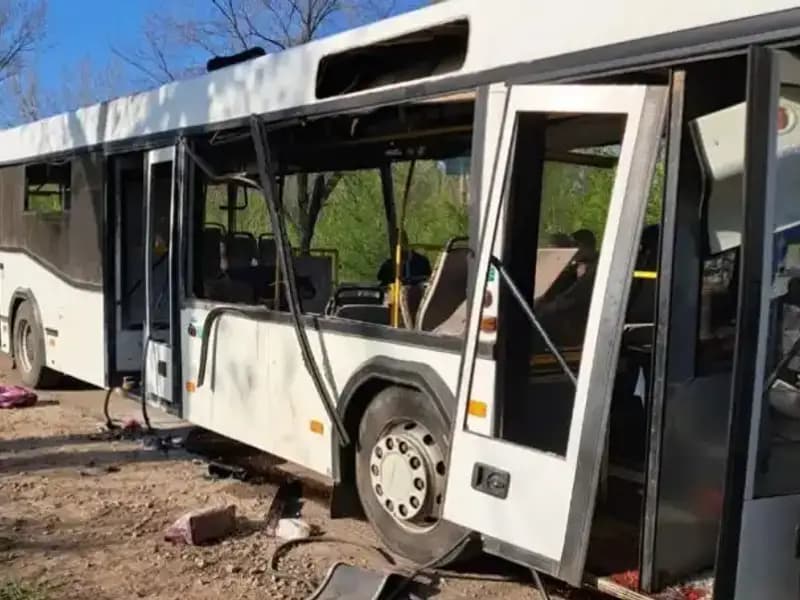 Rusya'nın Saldırısında İşçileri Taşıyan Otobüs Hedef Alındı: 9 Ölü, Onlarca Yaralı!