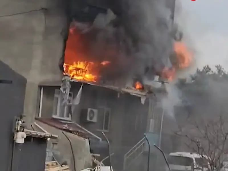 Büyükçekmece'de Yangın: Ekipler Olay Yerine Sevk Edildi