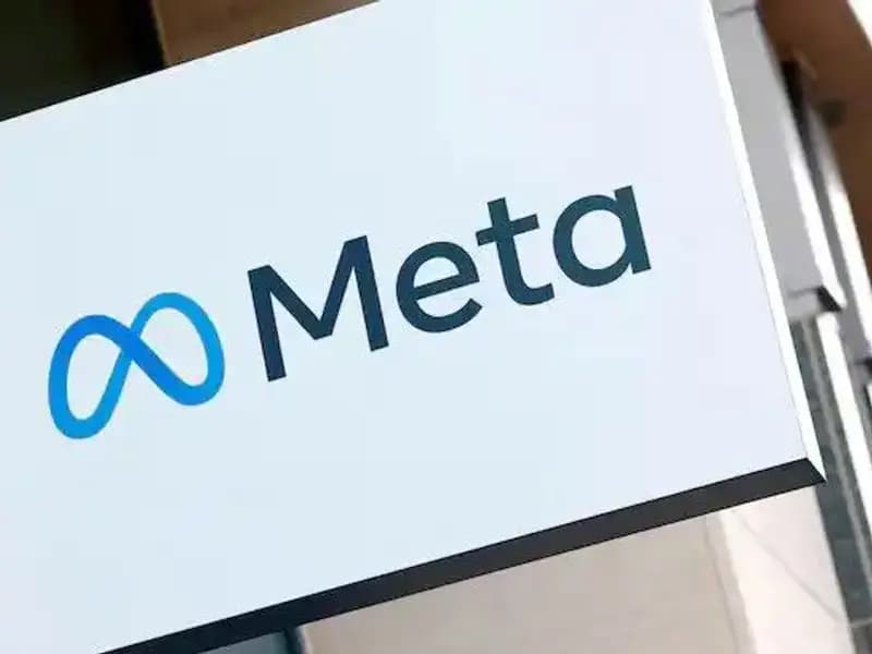 Zuckerberg’den Şaşırtan Açıklama: "Kullanmayanlar Dezavantajlı Olacak"