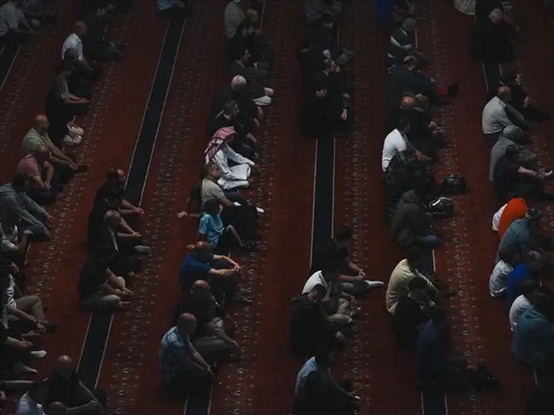 Siyasilerden Ramazan Bayramı Mesajları: Barış ve Dayanışma Vurgusu