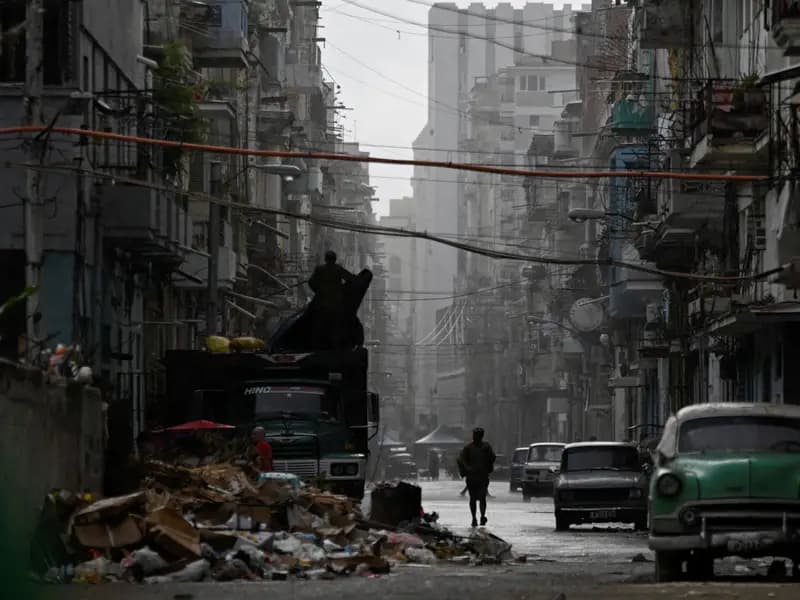 Rusya, Küba'ya Yüz Binlerce Varil Petrol Gönderiyor