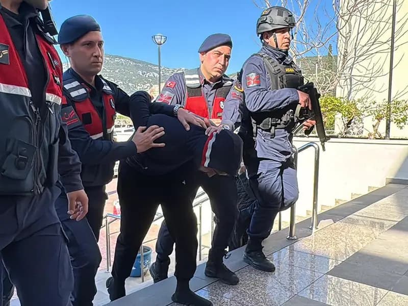 Interpol tarafından aranan şahıs Bodrum'da yakalandı.