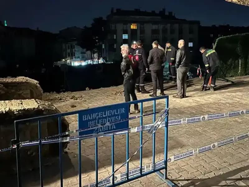 İstanbul'da İnşaat Çalışmaları Sırasında Yol Çökmesi Büyük Panik Yarattı