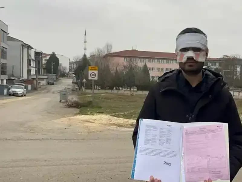 Öğretmenler Arasındaki Gerilim: Yüzüne Sıcak Çay Fırlatan Skandal Olay!